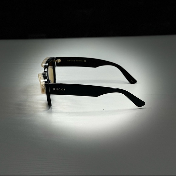 Gucci Stylish Black and Cream Sunglasses